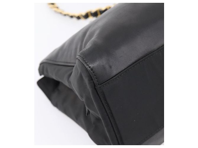 PRADA Chain Tote Bag aus Leder und Nylon Schwarz Gold Auth am12698V Golden - Ansicht 17