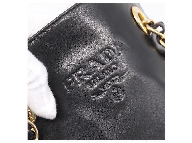 PRADA Chain Tote Bag aus Leder und Nylon Schwarz Gold Auth am12698V Golden - Ansicht 18
