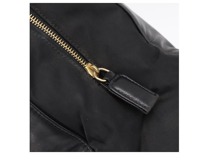 PRADA Chain Tote Bag aus Leder und Nylon Schwarz Gold Auth am12698V Golden - Ansicht 19