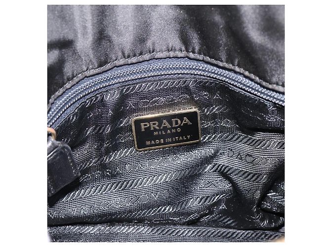 PRADA Chain Tote Bag aus Leder und Nylon Schwarz Gold Auth am12698V Golden - Ansicht 20