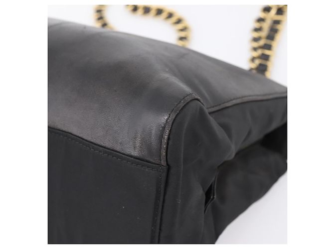 PRADA Chain Tote Bag aus Leder und Nylon Schwarz Gold Auth am12698V Golden - Ansicht 8