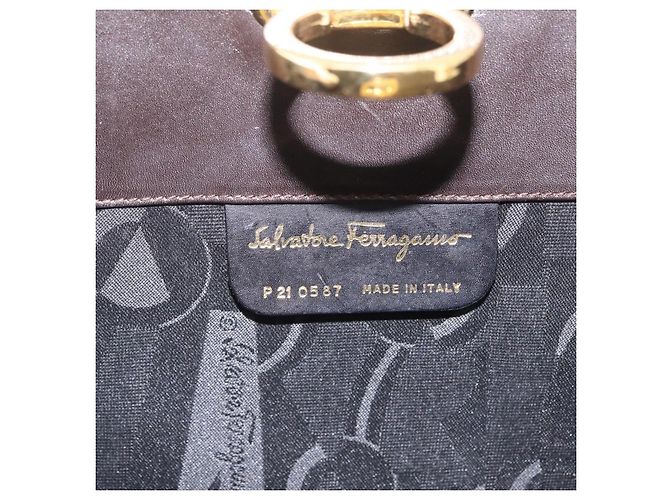 Borsa a tracolla Salvatore Ferragamo Gancini Chain in pelle marrone e oro Auth ka6429A - vista 12