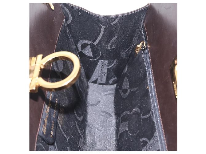 Borsa a tracolla Salvatore Ferragamo Gancini Chain in pelle marrone e oro Auth ka6429A - vista 19