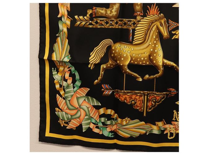 Hermès Pañuelo HERMES Carre 90 Seda Negro Amarillo Auth ki6865M - vista 8