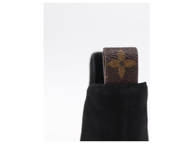 LOUIS VUITTON Bottines en daim 40 Noir LV Auth 204942M - vue 13