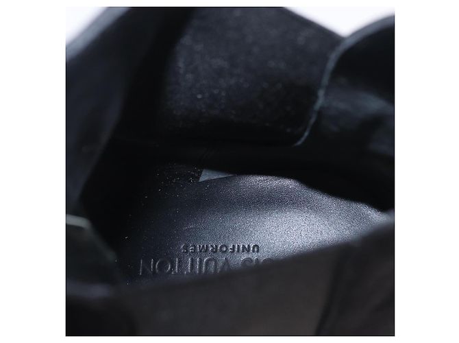 LOUIS VUITTON Bottines en daim 40 Noir LV Auth 204942M - vue 15