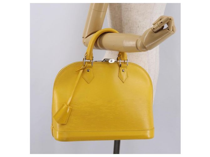 Borsa a mano LOUIS VUITTON Epi Alma PM Yellow citron M40619 LV Auth ka6442A D'oro Giallo - vista 26