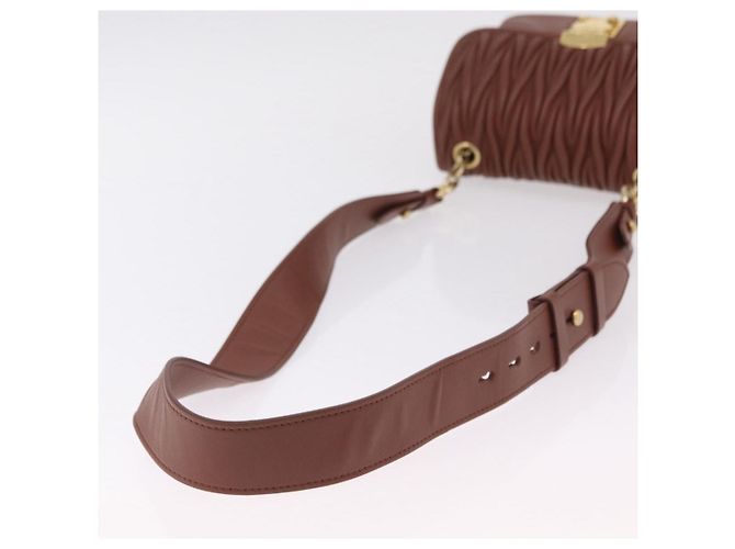 Borsa a tracolla Miu Miu Matelassé in pelle marrone tono oro Auth ka6427M - vista 7