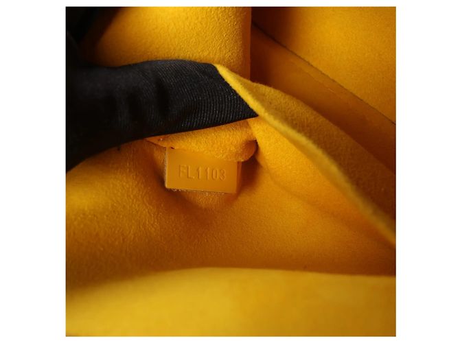 Borsa a mano 2Way Louis Vuitton Alma BB in pelle Epi Gialla M40866 Giallo - vista 9