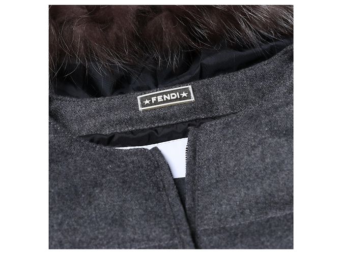 Fendi Steppjacke aus Wollmischung mit Pelzbesatz, Größe 40 IT Grau - Ansicht 5