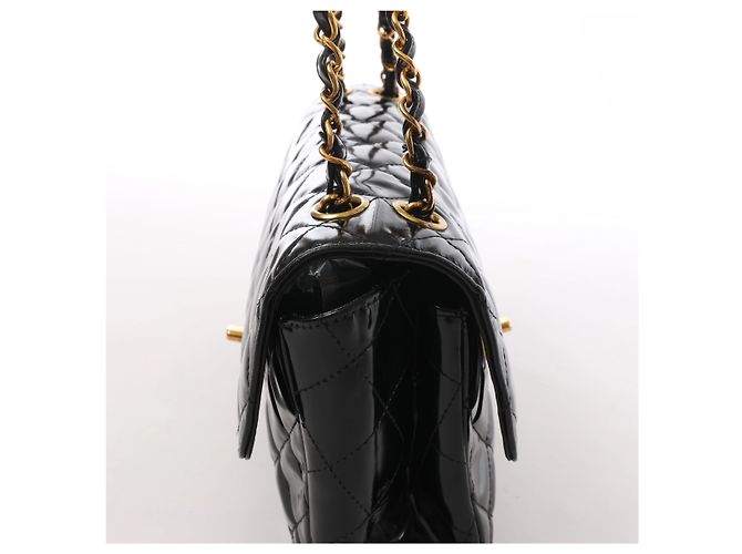 Borsa a tracolla con catena Chanel Double Face Matelasse in pelle verniciata nera Nero - vista 5