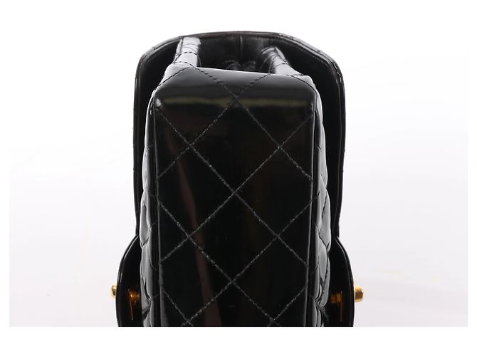 Borsa a tracolla con catena Chanel Double Face Matelasse in pelle verniciata nera Nero - vista 8
