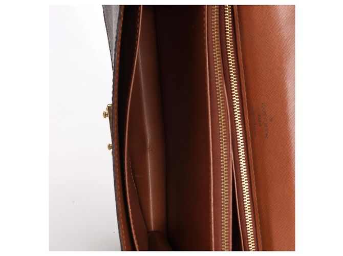 Borsa a mano Louis Vuitton Concorde Monogram in marrone Rosso - vista 12