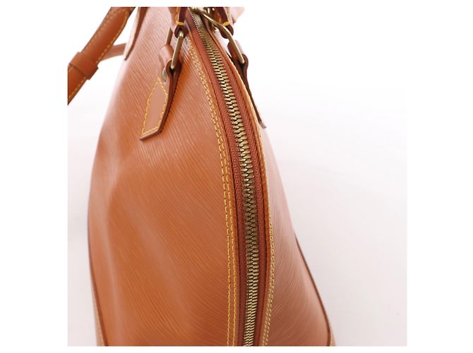 Bolsa de mão 2Way Louis Vuitton Alma PM em couro Epi Marrom - vista 4