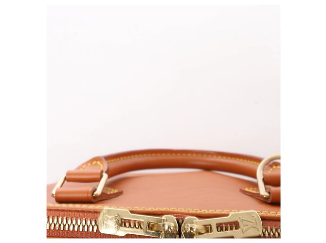 Bolsa de mão 2Way Louis Vuitton Alma PM em couro Epi Marrom - vista 6