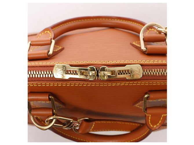 Bolsa de mão 2Way Louis Vuitton Alma PM em couro Epi Marrom - vista 7