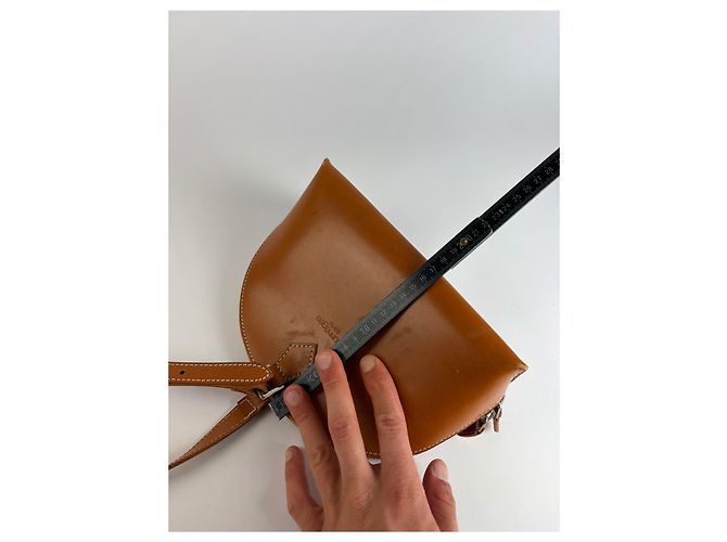 Courreges Vintage Courrèges Strukturierte Lederhandtasche mit Tragegriff Ende der 1990s Tan Kamel - Ansicht 10