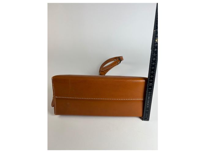 Courreges Vintage Courrèges Strukturierte Lederhandtasche mit Tragegriff Ende der 1990s Tan Kamel - Ansicht 11