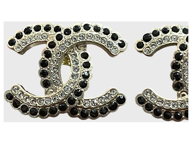 Brincos Chanel CC pretos Dourado - vista 2