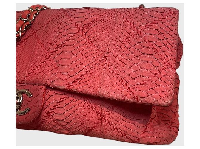 Sac Chanel python rouge - vue 3