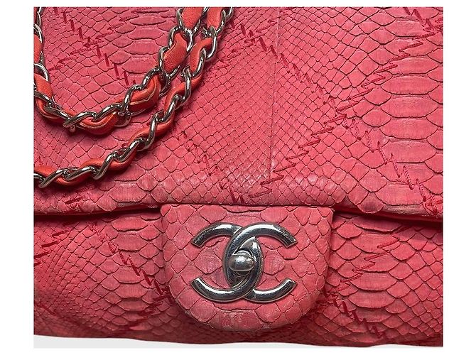 Sac Chanel python rouge - vue 4
