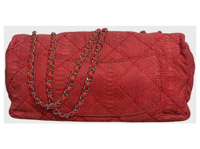 Sac Chanel python rouge - vue 5
