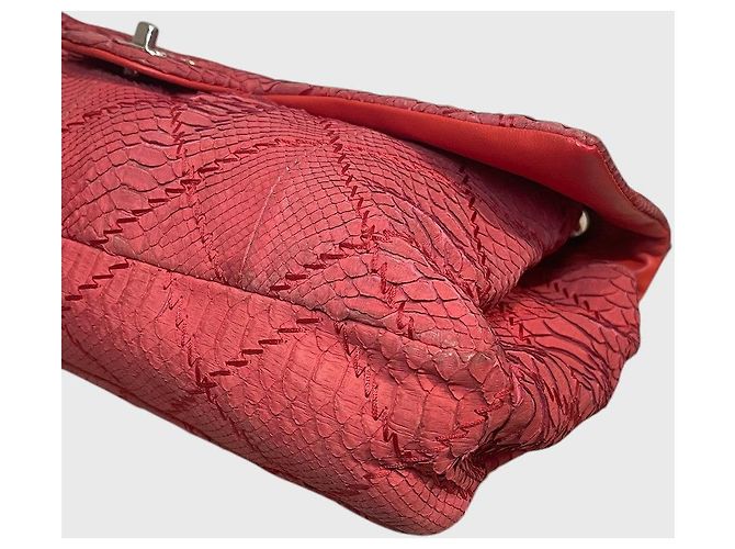 Sac Chanel python rouge - vue 7