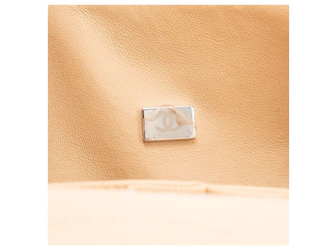 CHANEL - Borsa a tracolla Classic/Timeless Jumbo Chanel in pelle caviar beige - vista 10