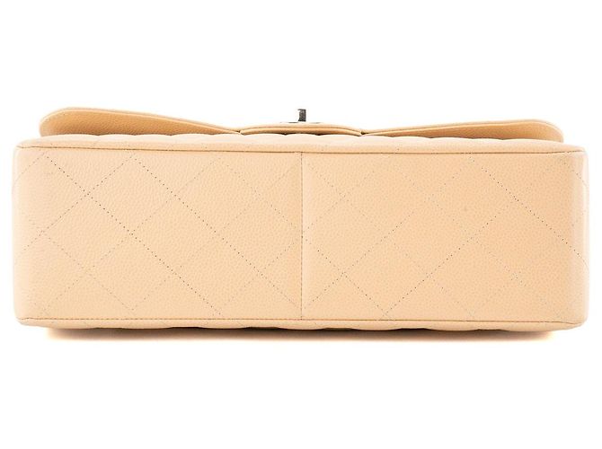 CHANEL - Borsa a tracolla Classic/Timeless Jumbo Chanel in pelle caviar beige - vista 4