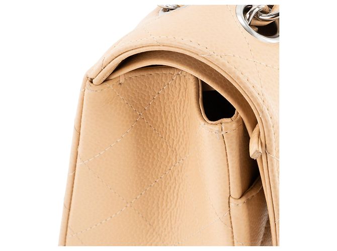 CHANEL - Borsa a tracolla Classic/Timeless Jumbo Chanel in pelle caviar beige - vista 6