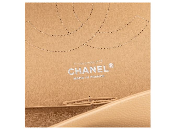 CHANEL - Borsa a tracolla Classic/Timeless Jumbo Chanel in pelle caviar beige - vista 8
