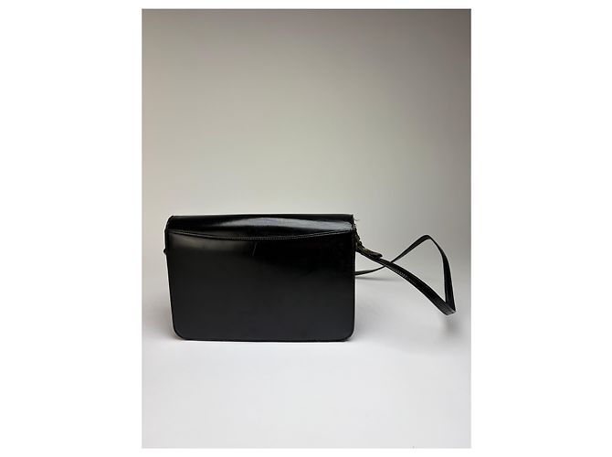 Vintage Givenchy 4G Logo Schultertasche mit Klappe Ende der 1970er Jahre Schwarz - Ansicht 2
