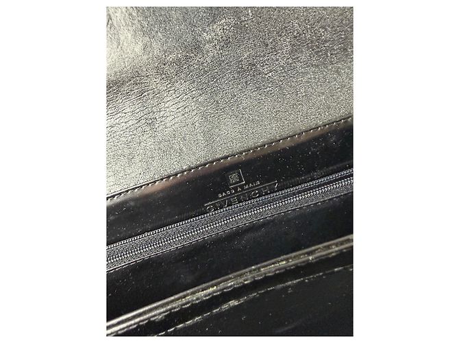 Vintage Givenchy 4G Logo Schultertasche mit Klappe Ende der 1970er Jahre Schwarz - Ansicht 5