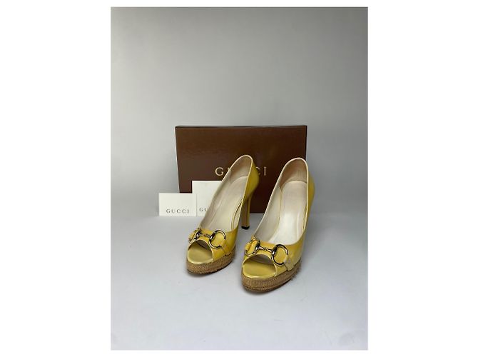 Décolleté platform peep-toe in vernice Gucci Vintage c. fine anni 2000 Giallo EU36.5 - vista 6