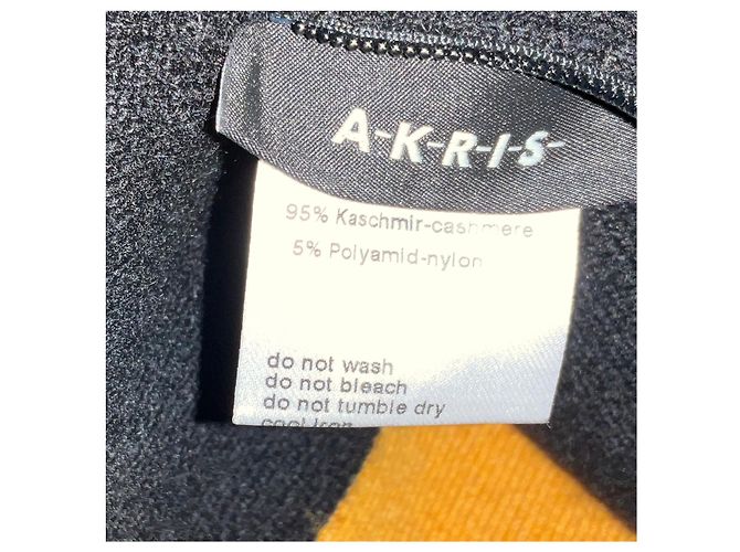 Akris mehrfarbiger, wendbarer glitzernder Kaschmir-Strickmantel in Black / Beige mit Gürtel Mehrfarben - Ansicht 4