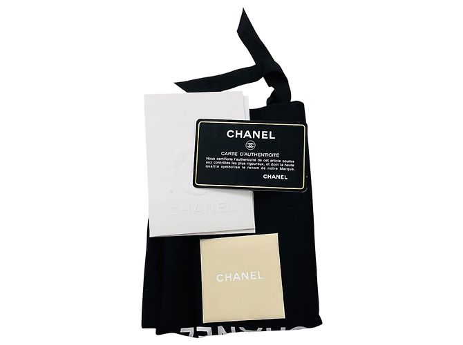 Bolsa Chanel Single Flap em couro caviar matelassê bege com alça de corrente e ferragens douradas - vista 10