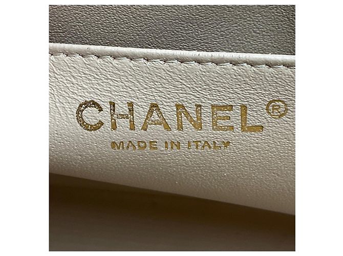 Bolsa Chanel Single Flap em couro caviar matelassê bege com alça de corrente e ferragens douradas - vista 7