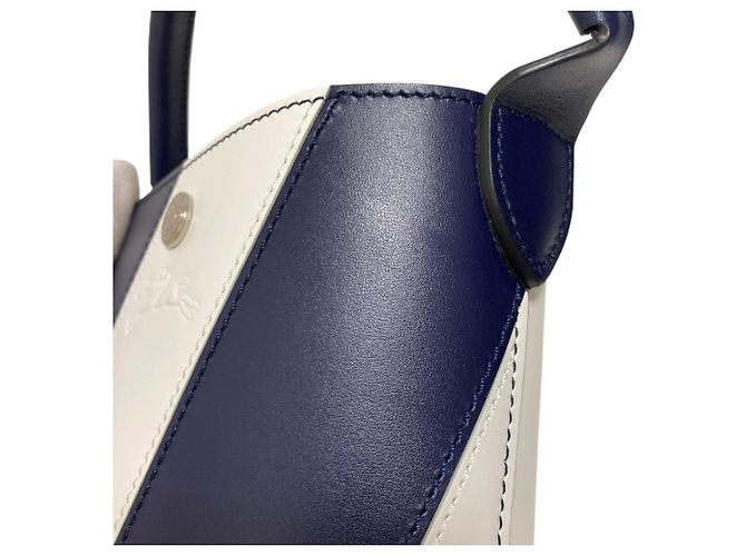 Borsa a tracolla Longchamp Epure XS Bucket Bianco Blu navy - vista 13