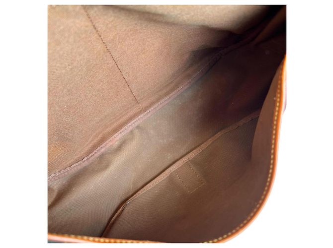 Bolso de hombro Louis Vuitton Saumur 35 Castaño - vista 13
