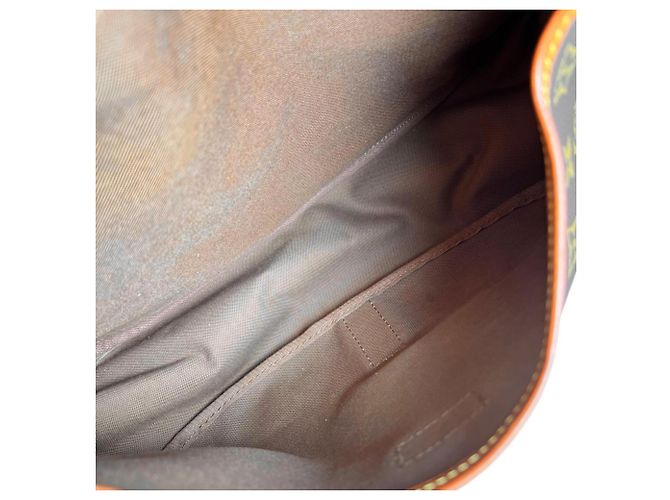 Bolso de hombro Louis Vuitton Saumur 35 Castaño - vista 14