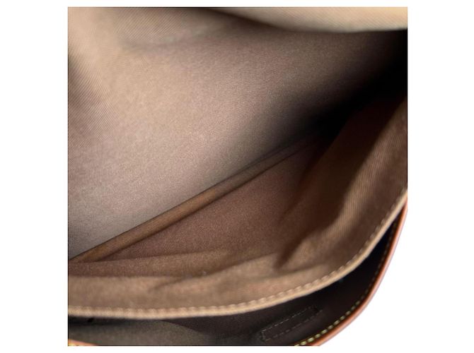 Bolso de hombro Louis Vuitton Saumur 35 Castaño - vista 15