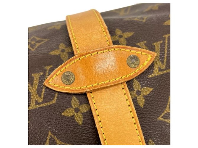 Bolso de hombro Louis Vuitton Saumur 35 Castaño - vista 16