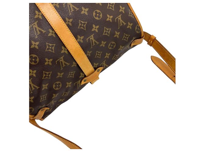 Bolso de hombro Louis Vuitton Saumur 35 Castaño - vista 6