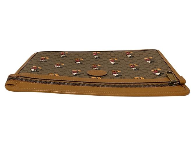 GUCCI Disney Collaboration Micro GG Supreme Clutch Bag Braun - Ansicht 4