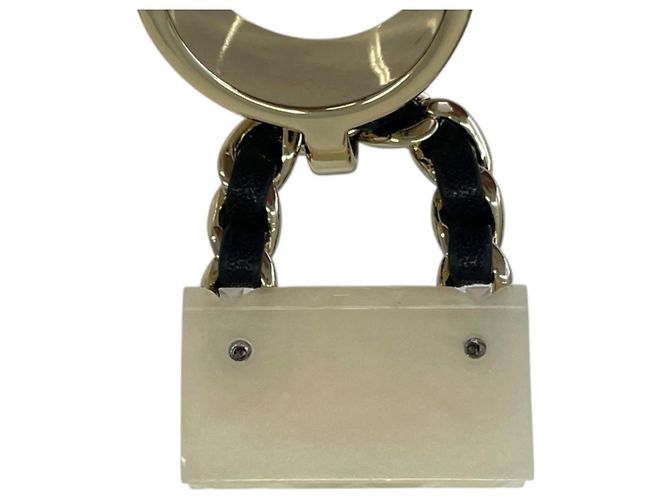 Anillo Accesorio Matelassé Chanel B23C Negro Blanco Dorado - vista 8