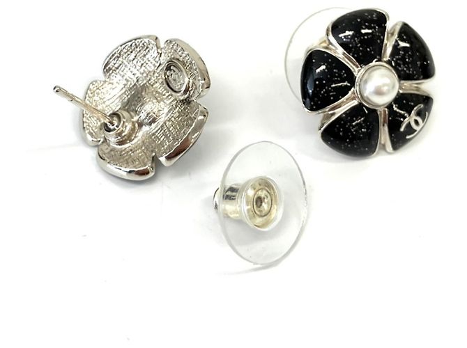 Chanel C26C 2026 Cruise Model Camellia Ohrstecker Schwarz - Ansicht 2