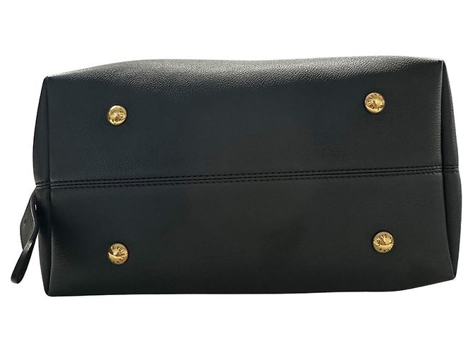Louis Vuitton Grain Calf Lowkey Hobo MM Noir - vue 3