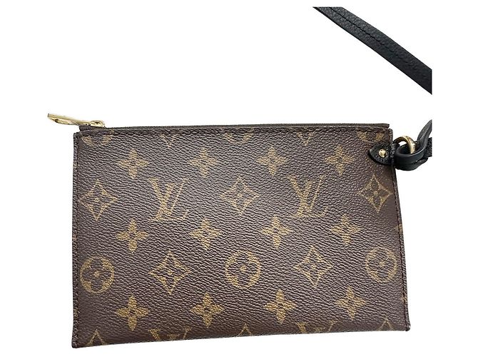 Louis Vuitton Grain Calf Lowkey Hobo MM Noir - vue 8