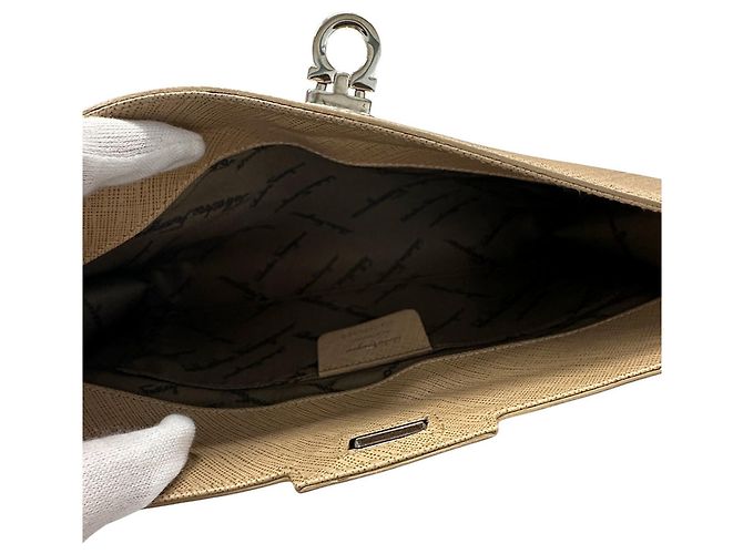 Gancini Borsa a tracolla in pelle beige Salvatore Ferragamo - vista 10