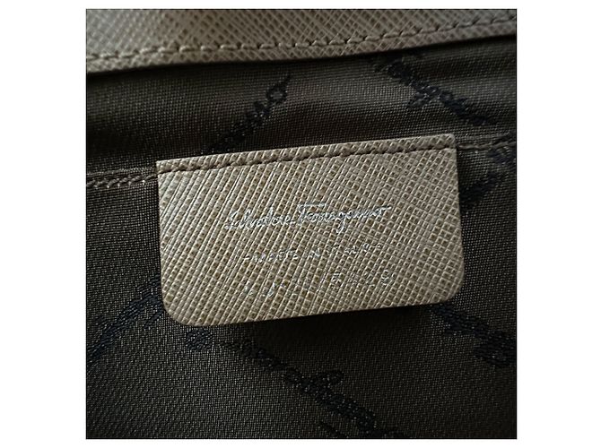 Gancini Borsa a tracolla in pelle beige Salvatore Ferragamo - vista 11